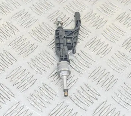 BMW X1 F48 F49 Fuel injector 0261500437 8656548