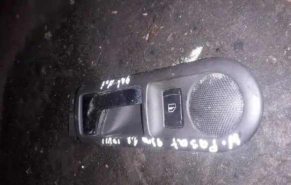 Volkswagen PASSAT B5 Rear door interior handle