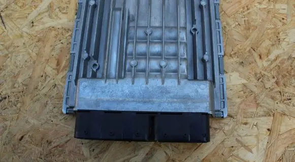 BMW X3 E83 Engine control unit/module 7587166