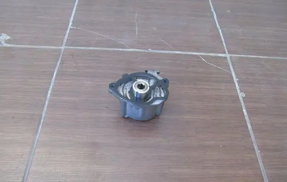Mercedes-Benz Vito Viano W639 Vacuum pump 6512300165