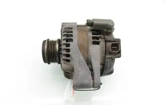 Toyota Avensis T220 Generator/alternator 1042103051 2706027040