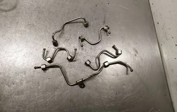 Renault Espace IV Fuel injector supply line/pipe 