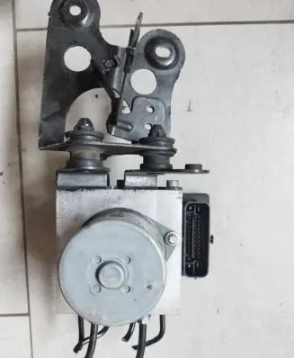 Volkswagen PASSAT B7 ABS Pump 3AA614109AS 17654083