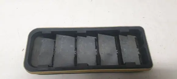 Quarter panel pressure vent