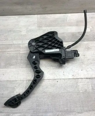 Volkswagen Golf Plus Clutch pedal 1K1721059ER D10112008 260038003