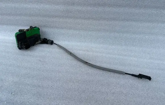 Volvo XC90 Front door lock 31253059