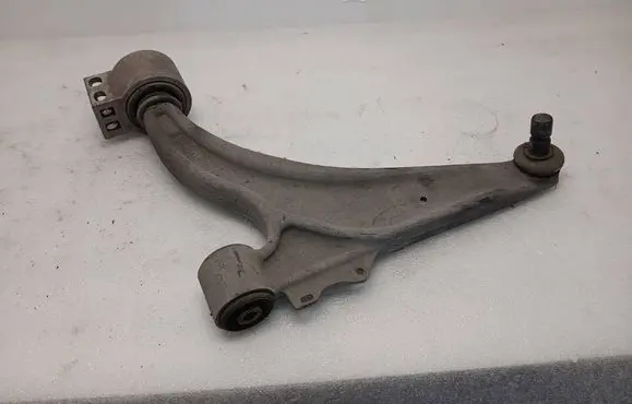 Chevrolet Volt I Front control arm 13334022