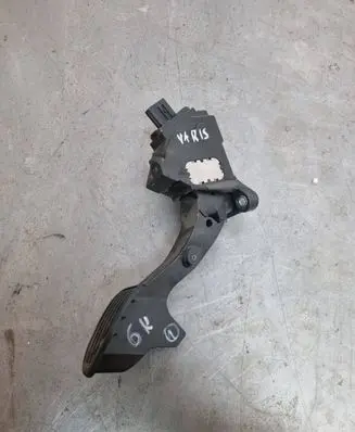 Toyota Yaris Accelerator throttle pedal 781100D110