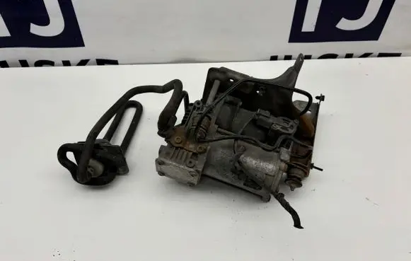 Mercedes-Benz S AMG W222 Air suspension compressor/pump A2223200604