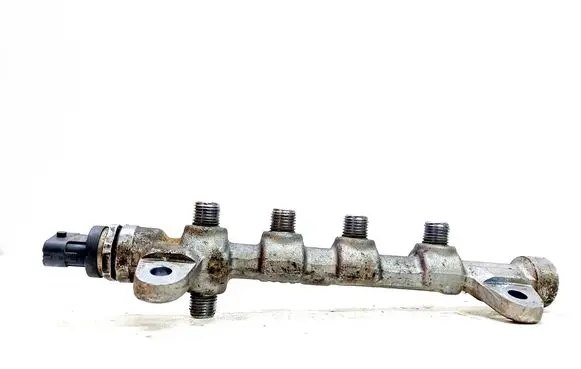 Opel Zafira C Fuel main line pipe 0445214221 55576177