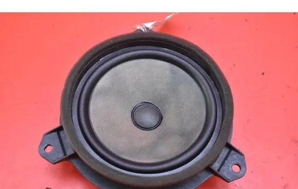 Toyota Yaris Subwoofer speaker 86160-0D370
