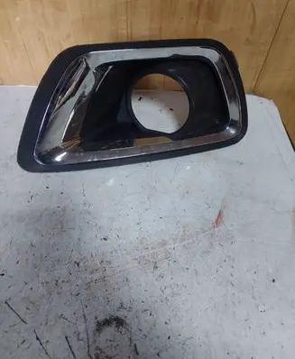 Front fog light trim/grill