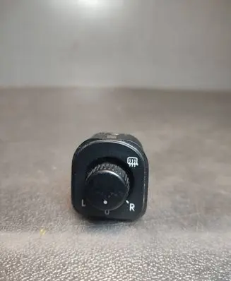 Volkswagen PASSAT B6 Wing mirror switch 1K0959565K