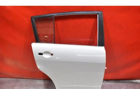 Nissan Tiida C11 Rear door