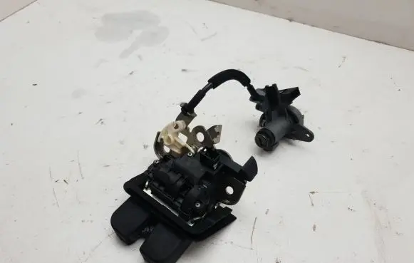 Audi A3 S3 A3 Sportback 8P Tailgate/trunk/boot lock/catch/latch 8P7827520
