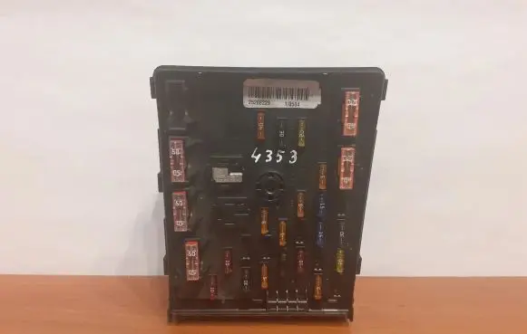 Volkswagen PASSAT CC Fuse box set 3C0937125 4353