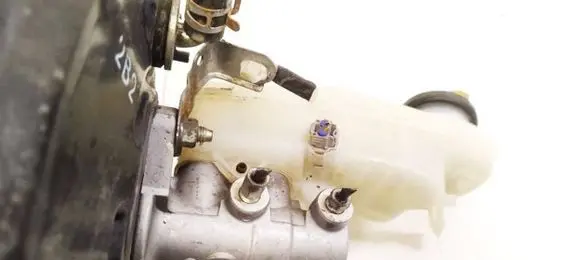 Toyota Corolla E140 E150 Master brake cylinder
