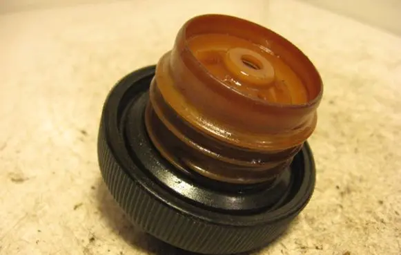 Nissan Almera Fuel tank filler cap 