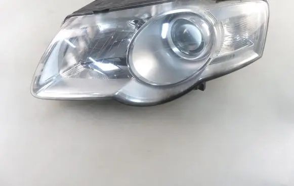 Volkswagen PASSAT B6 Headlight/headlamp 3C0941005T