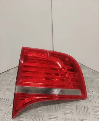 Tailgate rear/tail lights