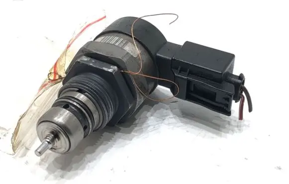 BMW X3 E83 Fuel pressure sensor 0281002481