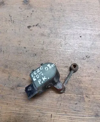 Headlight/headlamp level sensor