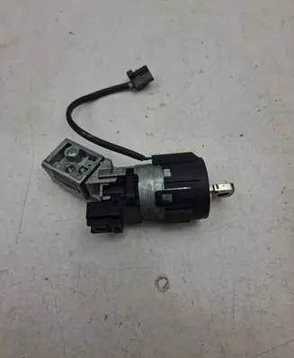 Peugeot 5008 Ignition lock 9663123380