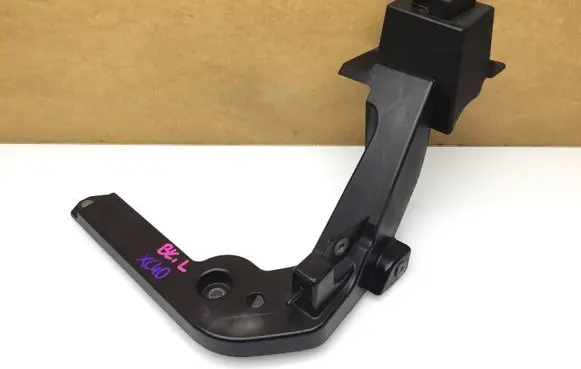 Volvo XC40 Fender mounting bracket 32318691 AETSD