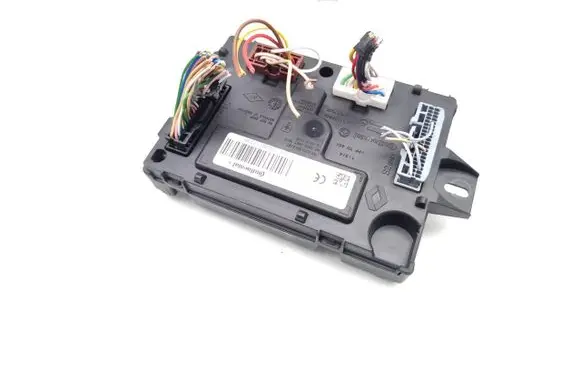 Dacia Sandero Central body control module 284B11723R