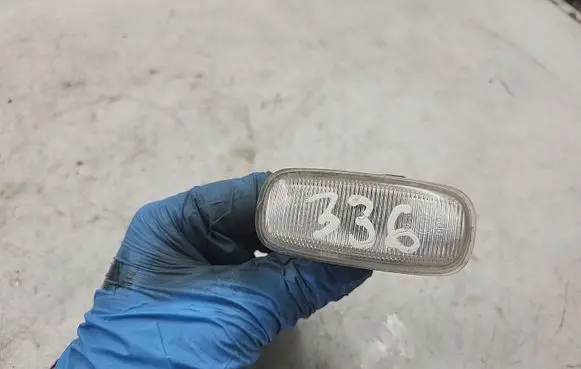 Audi A4 S4 B5 8D Front fender indicator light 