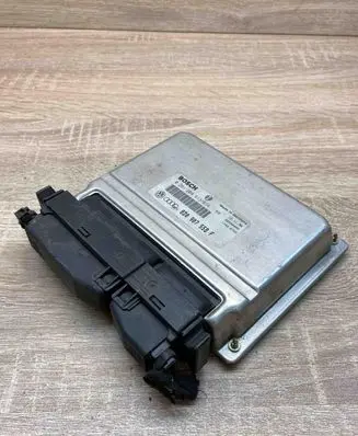 Volkswagen PASSAT B5 Engine control unit/module ECU 8D0907558F 0261204613 614