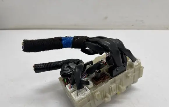 Nissan Qashqai J12 Fuse module 243506RA0B