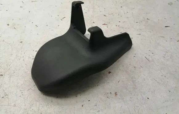 Toyota Avensis T270 Front driver seat rail trim 7212805020C0 7212805020
