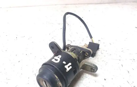 Audi 80 90 S2 B4 Tailgate exterior lock 4A5862055