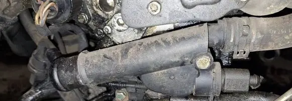 Volkswagen PASSAT B6 Engine coolant pipe/hose 038121132d