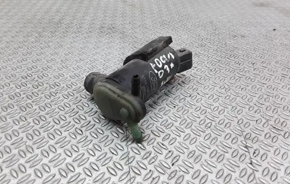 Ford Focus Windscreen/windshield washer pump 93BB17K624BA