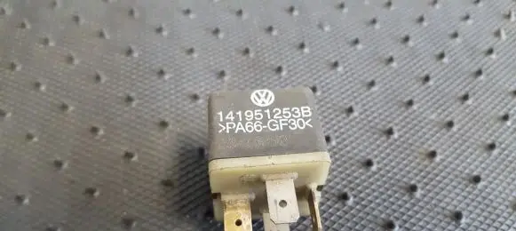 Audi A6 S6 C5 4B Other relay 141951253B