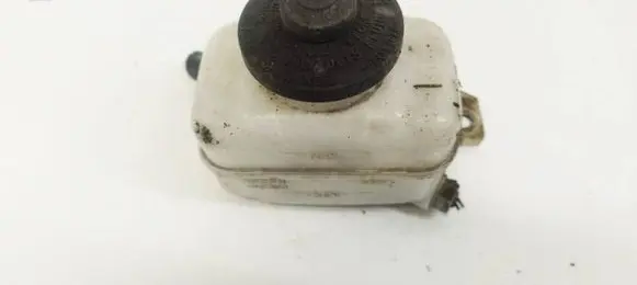 Brake fluid reservoir