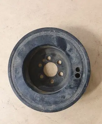 Volkswagen Golf V Crankshaft pulley 06F105243J