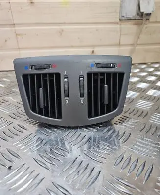 BMW 7 E65 E66 Rear air vent grill 7002395