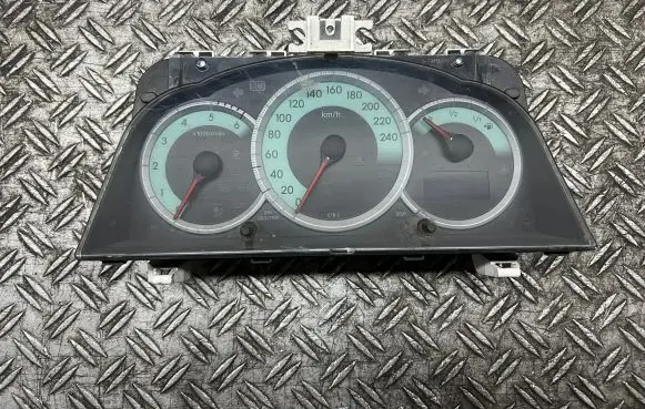 Toyota Corolla Verso E121 Speedometer (instrument cluster) 838000F090