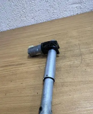 BMW 5 F10 F11 Seat adjustment motor 0390204066 D9414