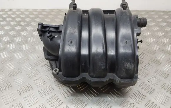 Volkswagen Polo V 6R Intake manifold 03E129711F