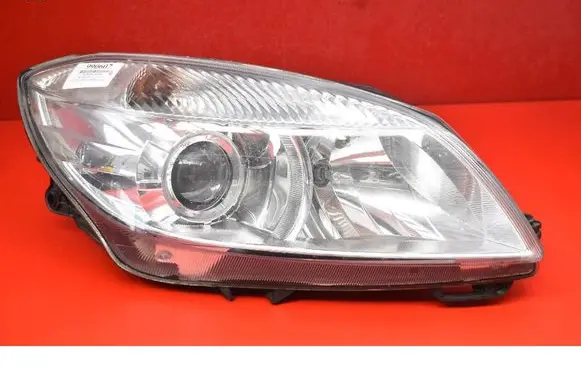Skoda Fabia Mk2 (5J) Headlight/headlamp