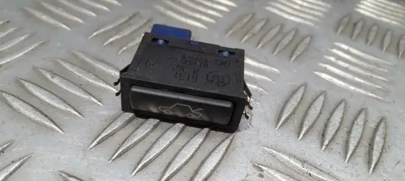 BMW 5 E39 Tailgate opening switch 61318365579 61.31-8365579