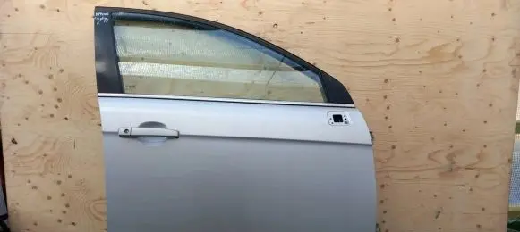 Chevrolet Captiva Front door