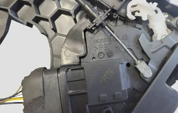 Volvo V50 Rear door lock 30699112 985917102