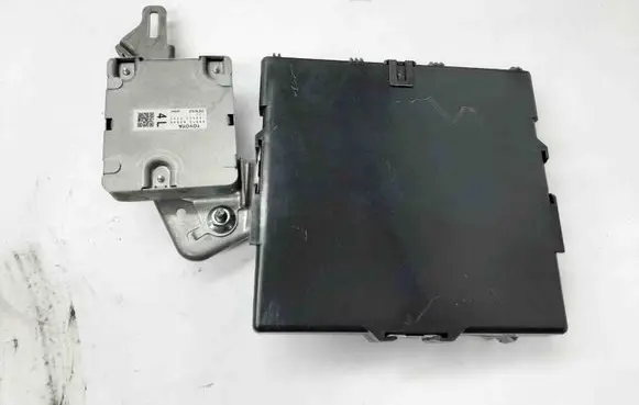 Toyota RAV 4 (XA50) Other devices 8657242040 8998142160