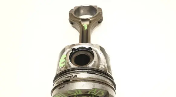 Mitsubishi ASX Piston with connecting rod M174