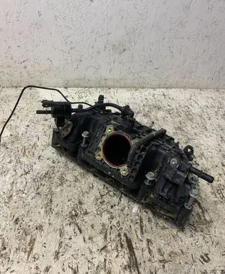 Opel Astra J Intake manifold